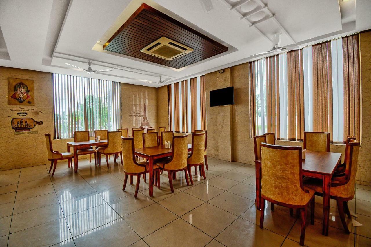 Capital O 40833 Maharaja Hotel & Restaurant Kashipur Exterior foto